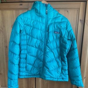 Patagonia Women's ski/board puffy jacket. Size M TEAL